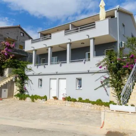 Apartment Nela Trogir